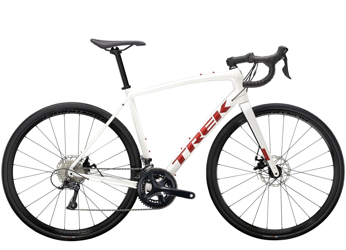 De Trek Domane AL 3 Disc gen 3 is scherp geprijsd leverbaar bij de enige officiële Trek Premium dealer van Alphen aan den Rijn; Van der Louw tweewielers.